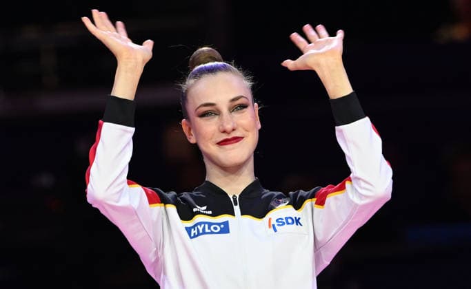 14.08.2026, xhbx, Rhythmische Sportgymnastik Weltmeisterschaft 2026, v.l. Darja Varfolomeev (Deutschland) Siegerehrung Frankfurt am Main *** August 14, 2026, xhbx, 2026 Rhythmic Gymnastics World Championships, from left: Darja Varfolomeev, Germany; award ceremony in Frankfurt am Main