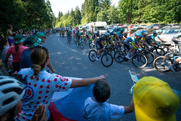 18th Czech Tour - Stage 2 Spectators gather below Jested during the second stage of the Czech Tour 2026, a 155km stage from Mlada Boleslav (Skoda Museum) to Jested (Jestedka Mountain Hut), on August 14, 2026 in Liberec, Czech Republic. JeÅ¡tÄ›d Czech Republic  Copyright: xFilipxBezdÄ›kx originalFilename:bezdek-notitle260814_npd9j.jpg