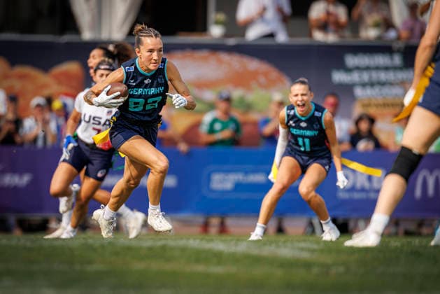 Quarter-final USA vs. Germany (GER), Day 3 Women at IFAF Flag Football Championships Düsseldorf 2026, 15.08.2026 Duesseldorf, Germany - Aug. 15, 2026: Zoe Kwandae Song (GER 82) during the Quarter-final match between USA vs. Germany (GER) on the third day of the Women IFAF Flag Football World Championships at the Bezirkssportanlage Duesseldorf Garath *** Quarterfinal: USA vs. Germany (GER), Day 3, Women s Division at the IFAF Flag Football Championships in Düsseldorf 2026, August 15, 2026, Düsseldorf, Germany. Zoe Kwandae Song (GER 82) during the quarterfinal match between the USA and Germany (GER) on the third day of the Women’s IFAF Flag Football World Championships at the Bezirkssportanlage Düsseldorf Garath Copyright: xBEAUTIFULxSPORTS B.Hoffmannx