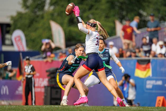 Quarter-final USA vs. Germany (GER), Day 3 Women at IFAF Flag Football Championships Düsseldorf 2026, 15.08.2026 Duesseldorf, Germany - Aug. 15, 2026: Dora Jasmin Jung (GER 27) and Ashlea Klam (USA 32) during the Quarter-final match between USA vs. Germany (GER) on the third day of the Women IFAF Flag Football World Championships at the Bezirkssportanlage Duesseldorf Garath *** Quarterfinal: USA vs. Germany (GER), Day 3, Women s Division at the IFAF Flag Football World Championships in Düsseldorf 2026, August 15, 2026, Düsseldorf, Germany, Aug. 15, 2026 Dora Jasmin Jung (GER, 27) and Ashlea Klam (USA, 32) during the quarterfinal match between the USA and Germany (GER) on the third day of the Women’s IFAF Flag Football World Championships at the Bezirkssportanlage Düsseldorf Garath Copyright: xBEAUTIFULxSPORTS B.Hoffmannx