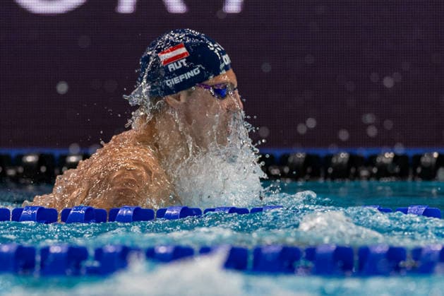 SWIMMING - EAC 2026 PARIS,FRANCE,15.AUG.26 - SWIMMING - European Aquatics Championships Paris 2026, 4x100m individual medley, men. Image shows Christian Giefing (AUT).  GEPAxpictures xPhilippxBrem