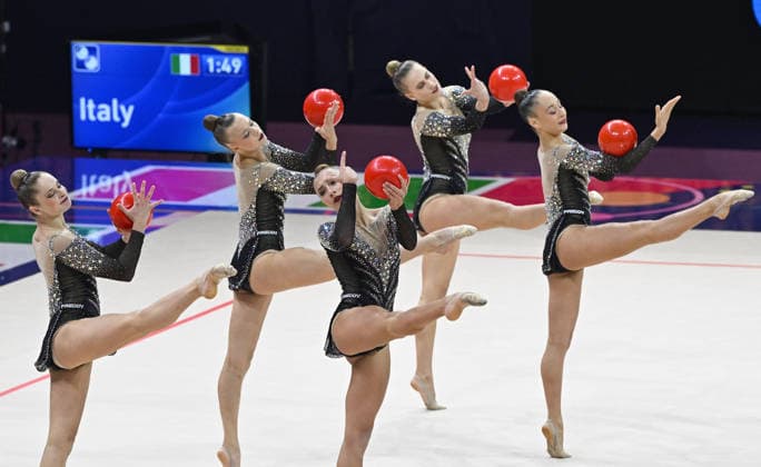 15.08.2026, xhbx, Rhythmische Sportgymnastik Weltmeisterschaft 2026, v.l. Team, Gruppe, Group, Mannschaft Italien, Italy Ball Frankfurt am Main *** August 15, 2026, xhbx, 2026 Rhythmic Gymnastics World Championships, from left: Team, Group, Italy, Ball, Frankfurt am Main