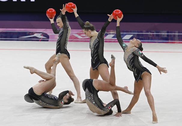 15.08.2026, xhbx, Rhythmische Sportgymnastik Weltmeisterschaft 2026, v.l. Team, Gruppe, Group, Mannschaft Italien, Italy Ball Frankfurt am Main *** August 15, 2026, xhbx, 2026 Rhythmic Gymnastics World Championships, from left: Team, Group, Italy, Ball, Frankfurt am Main