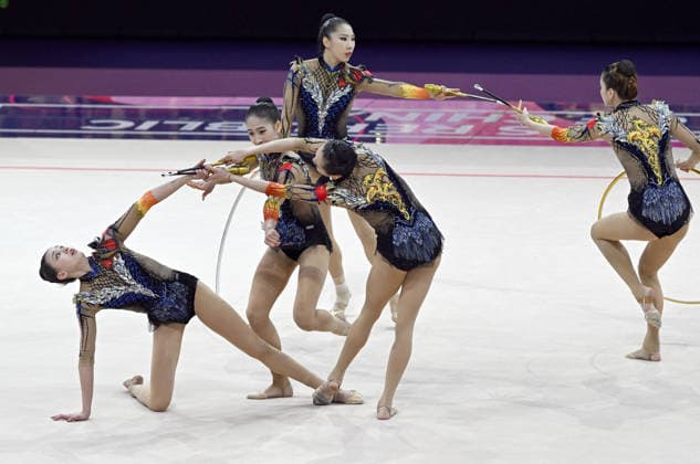15.08.2026, xhbx, Rhythmische Sportgymnastik Weltmeisterschaft 2026, v.l. Team, Gruppe, Group, Mannschaft China Reifen Frankfurt am Main *** August 15, 2026, xhbx, 2026 Rhythmic Gymnastics World Championships, from left: Team, Group, China Hoop Team, Frankfurt am Main