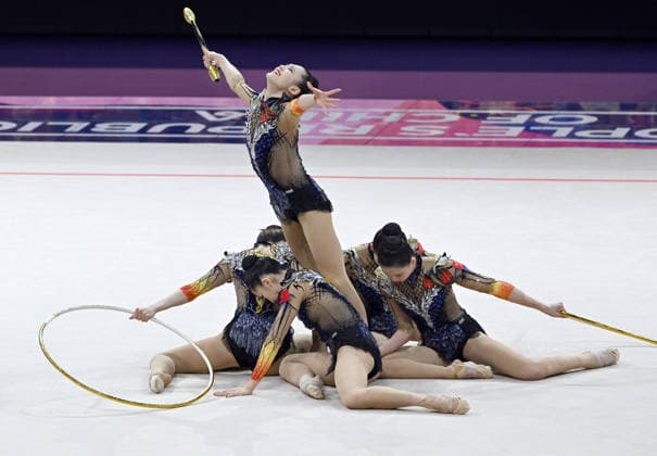 15.08.2026, xhbx, Rhythmische Sportgymnastik Weltmeisterschaft 2026, v.l. Team, Gruppe, Group, Mannschaft China Reifen Frankfurt am Main *** August 15, 2026, xhbx, 2026 Rhythmic Gymnastics World Championships, from left: Team, Group, China Hoop Team, Frankfurt am Main