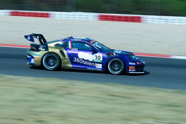Nürburg, Deutschland 15.- 16. August 2026: Porsche Sixt Carrera Cup Deutschland - 2026 - Nürburgring - Samstag Rennen Im Bild: Niels Langeveld (NL Laptime-Performance) *** Nürburg, Germany, August 15–16, 2026 Porsche Sixt Carrera Cup Germany 2026 Nürburgring Saturday Race Pictured: Niels Langeveld (NL) Lap Time Performance Copyright: xFotostandx xManfredxStiebertx