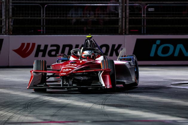 Jean-Eric Vergne (Citroen Racing, Rookie Fahrer) während waehrend des Qualifyings, ABB FIA Formula E World Championship, WM, Weltmeisterschaft London e-Prix 2026, Vereinigtes Koenigreich, Saison 12 2025 26, Runde 16, 15.07.2026, ABB FIA Formula E World Championship, London e-Prix 2026, Vereinigtes Koenigreich, Saison 12 2025 26, Runde 16, 15.07.2026 London *** Jean Eric Vergne, Citroën Racing, rookie driver during qualifying, ABB FIA Formula E World Championship, 2026 London e-Prix, United Kingdom, Season 12 (2025–26), Round 16, July 15, 2026, ABB FIA Formula E World Championship, 2026 London e-Prix, United Kingdom, Season 12 (2025–26), Round 16, July 15, 2026, London Copyright: xEibner-Pressefoto LauraxRoemerx EP_LRR
