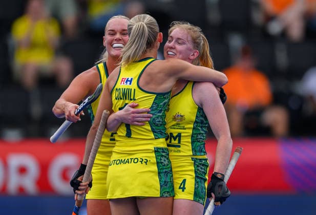 Hockey World Cup Day One Australia Women (Hockeyroos) celebrate scoring their first goal (Claire Colwill) in the Pool A match between Australia and Japan in the 2026 Women™s FIH Hockey World Cup at Wagener Stadium, Amstelveen 15 08 2026 UK Newspapers OUT Copyright: xGraemexWilcocksonx FIL-23774-0038