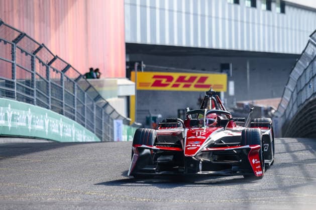 Edoardo Mortara (Mahindra Racing, 48) zweites freies Training Free Practice 2, ABB FIA Formula E World Championship, WM, Weltmeisterschaft London e-Prix 2026, Vereinigtes Koenigreich, Saison 12 2025 26, Runde 16, 15.07.2026, ABB FIA Formula E World Championship, London e-Prix 2026, Vereinigtes Koenigreich, Saison 12 2025 26, Runde 16, 15.07.2026 London *** Edoardo Mortara, Mahindra Racing, 48th in Free Practice 2, ABB FIA Formula E World Championship, London ePrix 2026, United Kingdom, Season 12 (2025–26), Round 16, July 15, 2026, ABB FIA Formula E World Championship, 2026 London ePrix, United Kingdom, Season 12 (2025–26), Round 16, July 15, 2026, London Copyright: xEibner-Pressefoto LauraxRoemerx EP_LRR