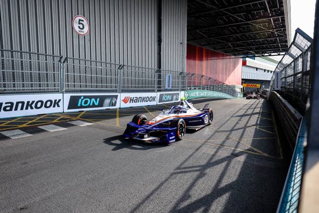 Nico Mueller (Porsche Formula E Team, 51) zweites freies Training Free Practice 2, ABB FIA Formula E World Championship, WM, Weltmeisterschaft London e-Prix 2026, Vereinigtes Koenigreich, Saison 12 2025 26, Runde 16, 15.07.2026, ABB FIA Formula E World Championship, London e-Prix 2026, Vereinigtes Koenigreich, Saison 12 2025 26, Runde 16, 15.07.2026 London *** Nico Mueller, Porsche Formula E Team, 51st in Free Practice 2, ABB FIA Formula E World Championship, London e-Prix 2026, United Kingdom, Season 12 (2025–26), Round 16, July 15, 2026, ABB FIA Formula E World Championship, 2026 London e-Prix, United Kingdom, Season 12 (2025–26), Round 16, July 15, 2026, London Copyright: xEibner-Pressefoto LauraxRoemerx EP_LRR