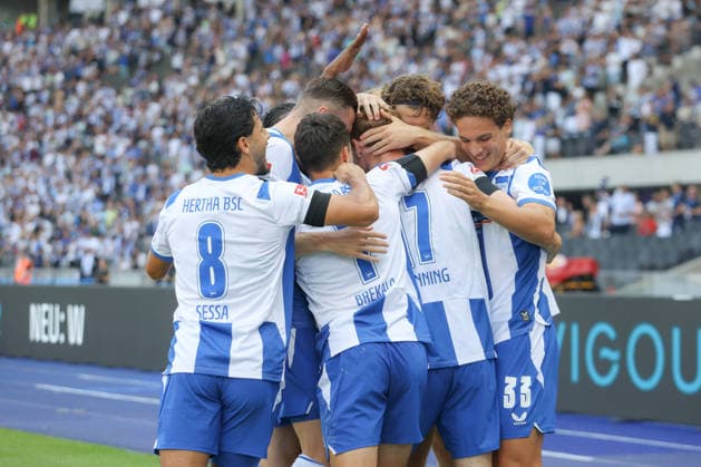 15.08.2026, xtgx, Fussball 2. Bundesliga, Hertha BSC Berlin - 1. FC Heidenheim, v.l. Sebastian Grönning (Hertha, 17) Jubel, Torjubel, jubelt ueber das Tor, celebrate the goal, celebration (DFL DFB REGULATIONS PROHIBIT ANY USE OF PHOTOGRAPHS as IMAGE SEQUENCES and or QUASI-VIDEO) Berlin *** August 15, 2026, xtgx, Soccer 2. Bundesliga, Hertha BSC Berlin vs. FC Heidenheim, from left: Sebastian Grönning (Hertha), 17, cheering, Goal celebration, celebrating the goal, DFL DFB REGULATIONS PROHIBIT ANY USE OF PHOTOGRAPHS as IMAGE SEQUENCES and or QUASI-VIDEO Berlin