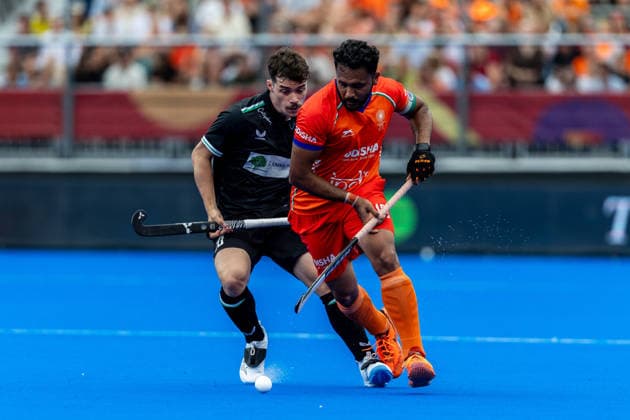 India v Wales - FIH Hockey World Cup AMSTELVEEN, NETHERLANDS - AUGUST 15: Harmanpreet Singh of India and Jolyon Morgan of Wales during the FIH Hockey World Cup match between India and Wales at Wagener Stadion on August 15, 2026 in Amstelveen, Netherlands. Amstelveen Wagener Stadion Netherlands Content not available for redistribution in The Netherlands directly or indirectly through any third parties. Copyright: xMarcelxvanxPlateringenx