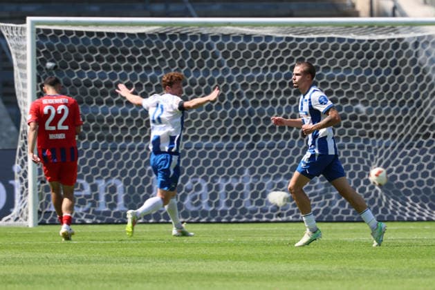 BERLIN, DEUTSCHLAND - AUGUST 15: goal, celebration, cheering. Marten Winkler (Hertha BSC, 22) celebrates with his teammate Sebastian Groening (Hertha BSC, 17) after scoring the 2:0 goal, during the match in the 2. German Bundesliga: Hertha BSC - 1. FC Heidenheim at Olympiastadion Berlin on matchday 29 on August 15, 2026 in Berlin, Deutschland. DFB regulations prohibit any use of photographs as image sequences and or quasi video. Berlin Deutschland Copyright: xO.Frankex
