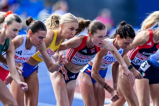 260815 Mia Barnett of Sweden and Marte Hovland of Norway compete in women™s 1500 meter qualifier during day 6 of the 2026 European Athletics Championships on August 15, 2026 in Birmingham. Photo: Mathias Bergeld BILDBYRAN kod MB MT1071 friidrott athletics friidrett friidrotts-em em friidretts-em 2026 european athletics championships day 6 bbeng sverige norge *** August 15, 2026: Mia Barnett of Sweden and Marte Hovland of Norway compete in the women’s 1,500-meter qualifier during Day 6 of the 2026 European Athletics Championships on August 15, 2026 in Birmingham. Photo by Mathias Bergeld, BILDBYRAN, code MB MT1071. track and field, athletics, friidrett, European Athletics Championships, 2026 European Athletics Championships, Day 6, BBENG, Sweden, Norway  Copyright: MATHIASxBERGELD BB260815MB046