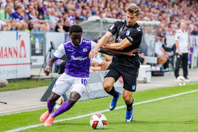 (L-R) Ismail Badjie (VfL Osnabrueck, 10) im Zweikampf mit Alexander Nollenberger (1. FC Magdeburg, 17) GER, VfL Osnabrueck vs. 1. FC Magdeburg, Fussball, 2. Bundesliga, 2. Spieltag, Spielzeit 2026 2027, 15.08.2026 DFL Regulations prohibit any use of photographers as image sequences and or quasi-video. GER, VfL Osnabrueck vs. 1. FC Magdeburg, Fussball, 2. Bundesliga, 2. Spieltag, Spielzeit 2026 2027, 15.08.2026 Osnabrueck *** L R Ismail Badjie (VfL Osnabrück), No. 10, in a tackle with Alexander Nollenberger (1. FC Magdeburg), No. 17, GER, VfL Osnabrück vs. 1 FC Magdeburg, Soccer, 2. Bundesliga, Matchday 2, 2026–2027 season, August 15, 2026 DFL regulations prohibit any use of photographs as image sequences and or quasi-video GER, VfL Osnabrück vs. 1 FC Magdeburg, soccer, 2. Bundesliga, Matchday 2, 2026–2027 season, August 15, 2026 Osnabrück Copyright: xEibner-Pressefoto JanxRollingerx EP_JSK
