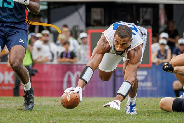 Quarter-final Italy (ITA) vs. Germany (GER), Day 3 Men at IFAF Flag Football Championships Düsseldorf 2026, 15.08.2026 Duesseldorf, Germany - Aug. 15, 2026: AUSTIN JOSEPH ALBERICCI (ITA 10) with Moritz Apfel (GER 12) and Junior Osarhunmen Nkembi-Asel (GER 13) during the Quarter-final match between Italy (ITA) vs. Germany (GER) on the third day of the Men IFAF Flag Football World Championships at the Bezirkssportanlage Duesseldorf Garath *** Quarterfinal: Italy (ITA) vs. Germany (GER), Day 3, Men s Division at the IFAF Flag Football Championships Düsseldorf 2026, August 15, 2026, Düsseldorf, Germany, Aug. 15, 2026 AUSTIN JOSEPH ALBERICCI (ITA 10) with Moritz Apfel (GER 12) and Junior Osarhunmen Nkembi Asel (GER 13) during the quarterfinal match between Italy (ITA) and Germany (GER) on the third day of the Men’s IFAF Flag Football World Championships at the Bezirkssportanlage Düsseldorf Garath Copyright: xBEAUTIFULxSPORTS B.Hoffmannx