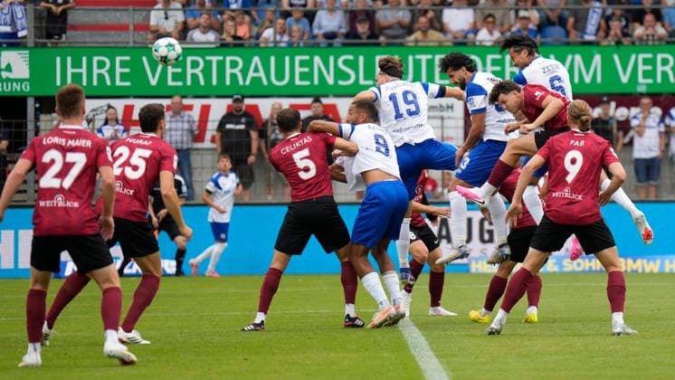 15.08.2026, Hänsch-Arena, Meppen, GER, 3. Liga, 2. Spieltag: SV Meppen vs SG Sonnenhof Großaspach, Kopfball 1:0von Stefan Rankic (SV Meppen 33), 2. Meppener v.r. DFL REGULATIONS PROHIBIT ANY USE OF PHOTOGRAPHS AS IMAGE SEQUENCES AND OR QUASI-VIDEO. Meppen Niedersachsen Hänsch-Arena *** August 15, 2026, Hänsch Arena, Meppen, GER, 3rd Division, Matchday 2: SV Meppen vs. SG Sonnenhof Großaspach, header 1–0 by Stefan Rankic (SV Meppen 33), 2 Meppen players v r DFL REGULATIONS PROHIBIT ANY USE OF PHOTOGRAPHS AS IMAGE SEQUENCES AND OR QUASI-VIDEO Meppen, Lower Saxony, Hänsch Arena
