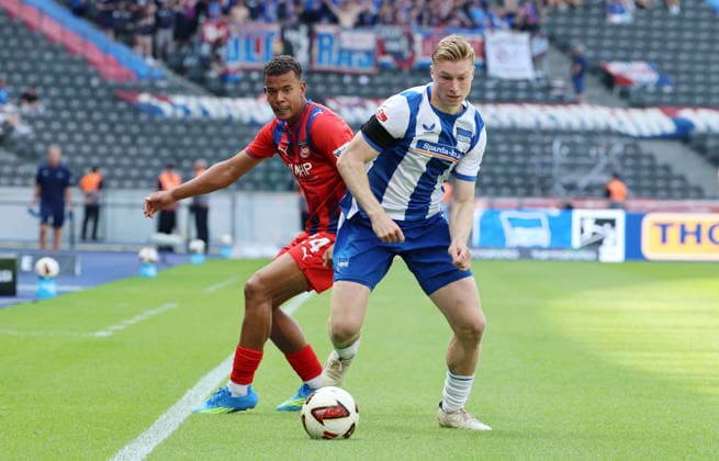 Marcel Costly, Julian Eitschberger Zweikampf Spielszene Aktion Fußball Fussball DFL 2. Bundesliga Herren 2. Spieltag Saison 2026 2027 15.08.2026 Hertha BSC Berlin vs. FC Heidenheim FCH DFL regulations prohibit any use of photographs as image sequences and or quasi-video *** Marcel Costly, Julian Eitschberger, tackle, game scene, action, sports, soccer, DFL 2 Bundesliga Men s 2, Matchday, 2026–2027 season, August 15, 2026, Hertha BSC Berlin vs. FC Heidenheim (FCH). DFL regulations prohibit any use of photographs as image sequences and or quasi video