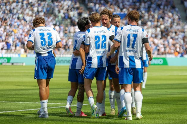 15.082026, xtgx, Fussball - 2.Bundesliga Hertha BSC Berlin - 1.FC Heidenheim emspor, v.l. Jubel nach dem 2:0 durch Marten Winkler (Hertha, 22) (DFL DFB REGULATIONS PROHIBIT ANY USE OF PHOTOGRAPHS as IMAGE SEQUENCES and or QUASI-VIDEO) Berlin *** 15 082026, xtgx, Soccer 2. Bundesliga Hertha BSC Berlin 1 FC Heidenheim emspor, from left: Celebrations after Marten Winkler s 2-0 goal for Hertha, 22 DFL and DFB regulations prohibit any use of photographs as image sequences and or quasi-video. Berlin