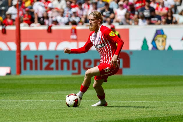 Niklas Beste (SC Freiburg, 19) am Ball , Deutschland, Fussball, Testspiel, 2026 2027, SC Freiburg vs. Crystal Palace, 15.08.2026, Freiburg im Breisgau Europa-Park Stadion Deutschland *** Niklas Beste, SC Freiburg, 19 with the ball, Germany, soccer, friendly match, 2026–2027, SC Freiburg vs. Crystal Palace, August 15, 2026, Freiburg im Breisgau, Europa-Park Stadium, Germany Copyright: xGrantxHubbsx