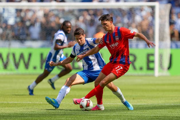 15.082026, xtgx, Fussball - 2.Bundesliga Hertha BSC Berlin - 1.FC Heidenheim emspor, v.l. Josip Brekalo (Hertha, 7), Mathias Honsak (Heidenheim, 17) Zweikampf, Duell, Kampf, tackle (DFL DFB REGULATIONS PROHIBIT ANY USE OF PHOTOGRAPHS as IMAGE SEQUENCES and or QUASI-VIDEO) Berlin *** 15 082026, xtgx, Soccer 2. Bundesliga Hertha BSC Berlin 1 FC Heidenheim emspor, from left: Josip Brekalo (Hertha), 7, Mathias Honsak (Heidenheim), 17 Tackle, duel, battle, DFL DFB REGULATIONS PROHIBIT ANY USE OF PHOTOGRAPHS AS IMAGE SEQUENCES AND OR QUASI-VIDEO Berlin