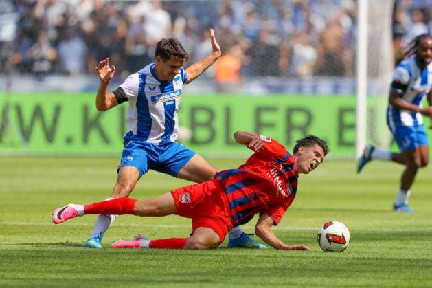 15.082026, xtgx, Fussball - 2.Bundesliga Hertha BSC Berlin - 1.FC Heidenheim emspor, v.l. Josip Brekalo (Hertha, 7), Mathias Honsak (Heidenheim, 17) Zweikampf, Duell, Kampf, tackle (DFL DFB REGULATIONS PROHIBIT ANY USE OF PHOTOGRAPHS as IMAGE SEQUENCES and or QUASI-VIDEO) Berlin *** 15 082026, xtgx, Soccer 2. Bundesliga Hertha BSC Berlin 1 FC Heidenheim emspor, from left: Josip Brekalo (Hertha), 7, Mathias Honsak (Heidenheim), 17 Tackle, duel, battle, DFL DFB REGULATIONS PROHIBIT ANY USE OF PHOTOGRAPHS AS IMAGE SEQUENCES AND OR QUASI-VIDEO Berlin
