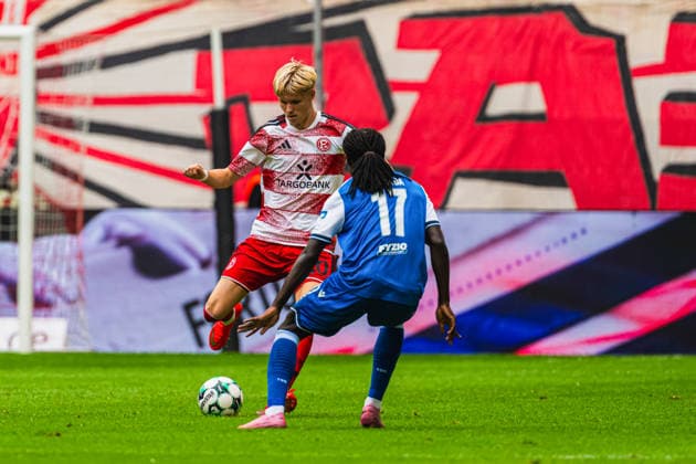 Felix Meiser (Fortuna Düsseldorf, 20) im Spielaufbau gegen Blessing Makanda (TSG Hoffenheim II, 17) Fortuna Duesseldorf vs. TSG Hoffenheim II, Fussball, 3.Liga, 02.Spieltag, Saison 2026 27, 15.08.2026, DFL REGULATIONS PROHIBIT ANY USE OF PHOTOGRAPHS AS IMAGE SEQUENCES AND OR QUASI-VIDEO, Fortuna Duesseldorf vs. TSG Hoffenheim II, Fussball, 3.Liga, 2.Spieltag, Saison 2026 27, 15.08.2026 Düsseldorf *** Felix Meiser of Fortuna Düsseldorf, 20, building up play against Blessing Makanda of TSG Hoffenheim II, 17; Fortuna Düsseldorf vs. TSG Hoffenheim II, soccer, 3. Liga, Matchday 2, 2026–27 season, August 15, 2026, DFL regulations prohibit any use of photographs as image sequences and or quasi-video, Fortuna Düsseldorf vs. TSG Hoffenheim II, soccer, 3. Liga, Matchday 2, 2026–27 Season, August 15, 2026, Düsseldorf Copyright: xEibner-Pressefoto LukasxBaldygax EP_LBA