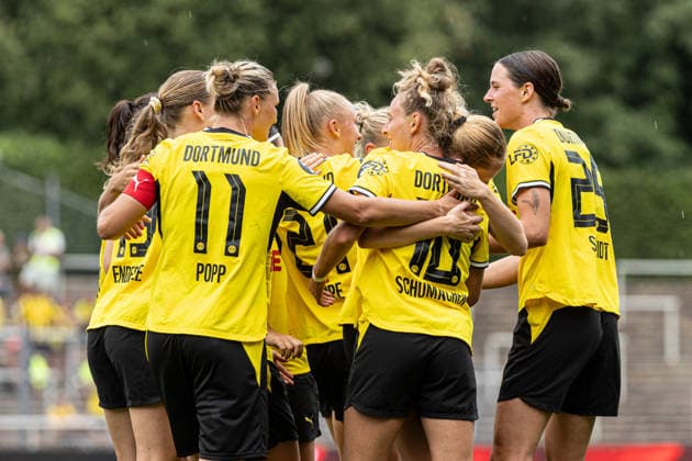 Testspiel: Borussia Dortmund Frauen - AS Roma Frauen; 15.08.2026 Borussia Dortmund Frauen bejubelt das Tor, 1:0 durch Lara Schmidt (Borussia Dortmund Frauen, 25) Testspiel, BVB-Saisoneröffnung 2026 27: Borussia Dortmund Frauen - AS Roma Frauen; Rote Erde, Dortmund; 15.08.2026 *** Friendly Match: Borussia Dortmund Women vs. AS Roma Women, August 15, 2026. Borussia Dortmund Women celebrate the goal—1–0 by Lara Schmidt. Borussia Dortmund Women, 25th friendly match, BVB 2026-27 Season Opener: Borussia Dortmund Women vs. AS Roma Women at Rote Erde, Dortmund, August 15, 2026 Copyright: xBEAUTIFULxSPORTS Buriakovx