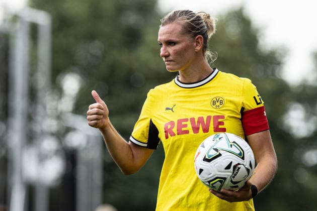 Testspiel: Borussia Dortmund Frauen - AS Roma Frauen; 15.08.2026 Alexandra Popp (Borussia Dortmund Frauen, 11) Testspiel, BVB-Saisoneröffnung 2026 27: Borussia Dortmund Frauen - AS Roma Frauen; Rote Erde, Dortmund; 15.08.2026 *** Friendly Match: Borussia Dortmund Women vs. AS Roma Women, August 15, 2026; Alexandra Popp, Borussia Dortmund Women; 11th Friendly Match; BVB 2026 Season Opener; August 27, 2026; Borussia Dortmund Women vs. AS Roma Women at Rote Erde, Dortmund, August 15, 2026 Copyright: xBEAUTIFULxSPORTS Buriakovx