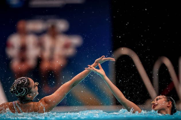 (260815) -- BUDAPEST, Aug. 15, 2026 -- He Zhien Zhou Kunyi (R) of China perform during the Women s Duet Free Event of the World Aquatics Junior Artistic Swimming Championships in Budapest, Hungary, Aug. 15, 2026. (Photo by Xinhua) (SP)HUNGARY-BUDAPEST-ARTISTIC SWIMMING-WORLD JUNIOR CHAMPIONSHIPS-WOMEN S DUET FREE DavidxBalogh 
