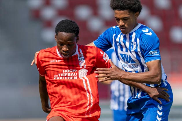 Regionalliga Nordost: FC Rot-Weiß Erfurt vs. 1. FC Magdeburg II; Erfurt; 15.08.2026 Benjika Caciel ( 8; FC Rot-Weiß Erfurt) gegen Jeremie Niklaus ( 17; 1. FC Magdeburg II) Regionalliga Nordost: FC Rot-Weiß Erfurt vs. 1. FC Magdeburg II; Steigerwaldstadion Erfurt; 15.08.2026 *** Regionalliga Northeast FC Rot Weiß Erfurt vs. 1 FC Magdeburg II Erfurt, August 15, 2026 Benjika Caciel 8 FC Rot Weiß Erfurt vs. Jeremie Niklaus 17 1 FC Magdeburg II Regionalliga Northeast FC Rot Weiß Erfurt vs. 1 FC Magdeburg II Steigerwald Stadium, Erfurt August 15, 2026 Copyright: xBEAUTIFULxSPORTS Duehringx