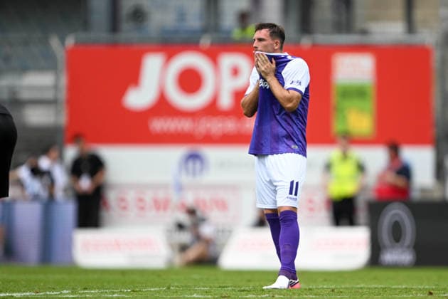 2. Bundesliga 26 27 - VfL Osnabrück - 1. FC Magdeburg am 15.08.2026 an der Bremer Brücke in Osnabrück Robin Meißner Meissner (Osnabrueck) unzufrieden, enttäuscht, enttaeuscht, niedergeschlagen. *** 2. Bundesliga, Matchday 26, VfL Osnabrück 1, FC Magdeburg on August 15, 2026, at Bremer Brücke in Osnabrück; Robin Meißner (Osnabrück) is dissatisfied, disappointed, and dejected MT