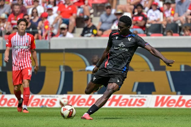 Ismaila Sarr (Crystal Palace FC, 07) beim Torabschluss GER, SC Freiburg vs Crystal Palace FC, Fussball, Testspiel, , Saison 2026 2027, 15.08.2026 GER, SC Freiburg vs Crystal Palace FC, Fussball, Testspiel, , Saison 2026 2027, 15.08.2026 Freiburg *** Ismaila Sarr, Crystal Palace FC, 07 on a shot on goal, GER, SC Freiburg vs. Crystal Palace FC, soccer, friendly match, , 2026–2027 season, August 15, 2026, GER, SC Freiburg vs. Crystal Palace FC, soccer, friendly match, , 2026–2027 season, August 15, 2026, Freiburg Copyright: xEibner-Pressefotox EP_THS