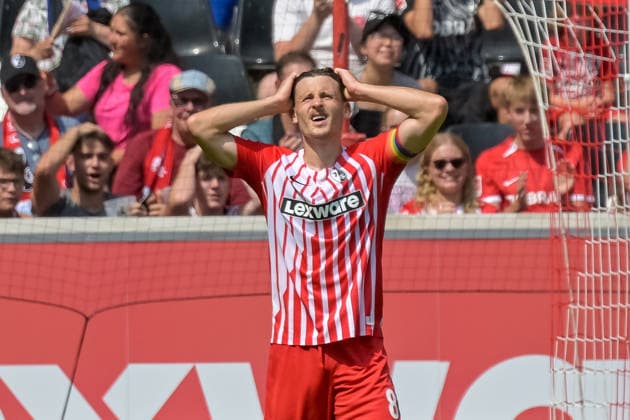 Maximilian Eggestein (SC Freiburg, 08) mit Emotion nach einer vergebenen Chance GER, SC Freiburg vs Crystal Palace FC, Fussball, Testspiel, , Saison 2026 2027, 15.08.2026 GER, SC Freiburg vs Crystal Palace FC, Fussball, Testspiel, , Saison 2026 2027, 15.08.2026 Freiburg *** Maximilian Eggestein, SC Freiburg, 08, showing emotion after a missed chance, GER, SC Freiburg vs. Crystal Palace FC, Soccer, Friendly, , 2026–2027 Season, August 15, 2026 GER, SC Freiburg vs. Crystal Palace FC, Soccer, Friendly, , 2026–2027 season, August 15, 2026 Freiburg Copyright: xEibner-Pressefotox EP_THS