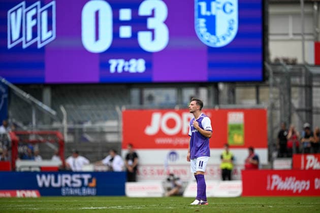 2. Bundesliga 26 27 - VfL Osnabrück - 1. FC Magdeburg am 15.08.2026 an der Bremer Brücke in Osnabrück Robin Meißner Meissner (Osnabrueck) unzufrieden, enttäuscht, enttaeuscht, niedergeschlagen. *** 2. Bundesliga, Matchday 26, VfL Osnabrück 1, FC Magdeburg on August 15, 2026, at Bremer Brücke in Osnabrück; Robin Meißner (Osnabrück) is dissatisfied, disappointed, and dejected MT
