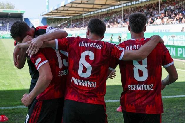 Christian Mathenia 26 (1FC Nuernberg), Adam Markhiyev 6 (1FC Nuernberg), Piet Scobel 19 (1 FC Nuernberg) und Javier Fernandez 8 (1FC Nuernberg) jubeln ueber das Tor zum 2:4, SpVgg Greuther Fuerth vs. 1. FC Nuernberg, Fussball, Maenner, 2. Bundesliga, Saison 2026 2027, Hinrunde, 2. Spieltag, 15.08.2026 DFB regulations prohibit any use of photographs as image sequences and or quasi-video Fuerth Bayern Deutschland *** Christian Mathenia (26, 1. FC Nuremberg), Adam Markhiyev (6, 1. FC Nuremberg), Piet Scobel (19, 1. FC Nuremberg), and Javier Fernandez (8, 1. FC Nuremberg) celebrate the goal that made the score 2–4, SpVgg Greuther Fürth vs. 1. FC Nuremberg, Soccer, Men, 2. Bundesliga, 2026–2027 Season, First Half of the Season, Matchday 2, August 15, 2026. DFB regulations prohibit any use of photographs as image sequences and or quasi-video. Fürth, Bavaria, Germany Copyright: xkolbert-press MartinxAgüerax