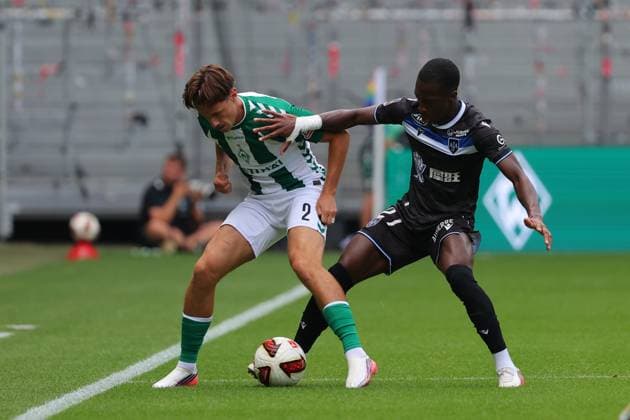 15.08.26, GER, Fussball, 1.FBL Männer, Freundschaftsspiel, Tach der Fans 2026, Saison2026 2027, Weserstadion, SV Werder Bremen vs.AJ Auxerre Olivier Deman (SV Werder Bremen 02) im Zweikampf gegen Lamine Sy (AJ Auxerre 27) Foto nordphoto GmbH Tauchnitz DFB REGULATIONS PROHIBIT ANY USE OF PHOTOGRAPHS AS IMAGE SEQUENCES AND OR QUASI-VIDEO. Bremen Weserstadion Bremen Germany *** August 26, 2015, GER, Soccer, 1st Bundesliga Men, Friendly Match, Fan Day 2026, 2026–2027 Season, Weserstadion, SV Werder Bremen vs. AJ Auxerre Olivier Deman of SV Werder Bremen 02 in a tackle against Lamine Sy of AJ Auxerre 27 Photo: nordphoto GmbH Tauchnitz DFB REGULATIONS PROHIBIT ANY USE OF PHOTOGRAPHS AS IMAGE SEQUENCES AND OR QUASI-VIDEO Bremen Weserstadion, Bremen, Germany Copyright: xnordphotoxGmbHx xTauchnitzx