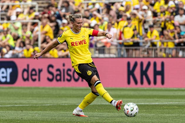 Testspiel: Borussia Dortmund Frauen - AS Roma Frauen; 15.08.2026 Alexandra Popp (Borussia Dortmund Frauen, 11) Testspiel, BVB-Saisoneröffnung 2026 27: Borussia Dortmund Frauen - AS Roma Frauen; Rote Erde, Dortmund; 15.08.2026 *** Friendly Match: Borussia Dortmund Women vs. AS Roma Women, August 15, 2026; Alexandra Popp, Borussia Dortmund Women; 11th Friendly Match; BVB 2026 Season Opener; August 27, 2026; Borussia Dortmund Women vs. AS Roma Women at Rote Erde, Dortmund, August 15, 2026 Copyright: xBEAUTIFULxSPORTS Buriakovx