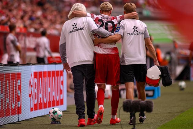 15.08.2026, GER, Fussball, Herren, 3. Liga , Saison 2026 2027, Fortuna Düsseldorf - TSG Hoffenheim II Felix Meiser (F95) verletzt ausgewechselt *** August 15, 2026, GER, Soccer, Men s, 3rd Division, 2026–2027 Season, Fortuna Düsseldorf vs. TSG Hoffenheim II: Felix Meiser (F95) was substituted due to injury Copyright: xSvenxHanischx