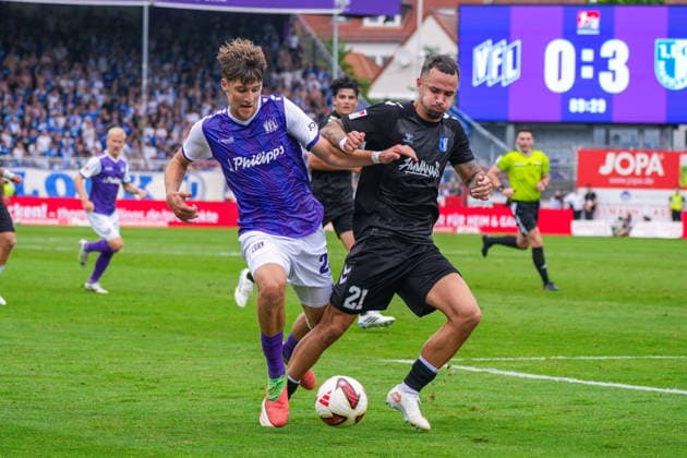 Bernd Riesselmann (VfL Osnabrück, 22) im Zweikampf mit Falko Michel (1. FC Magdeburg, 21), Deutschland: Fussball, 2. Bundesliga, Saison 2026 27, 2. Spieltag, 15.08.2026, VfL Osnabrück vs 1. FC Magdeburg, Stadion Bremer Brücke (Osnabrück, Niedersachsen) *** Bernd Riesselmann (VfL Osnabrück, 22) in a tackle with Falko Michel (1 FC Magdeburg, 21), German soccer, 2. Bundesliga, 2026–27 season, Matchday 2, August 15, 2026, VfL Osnabrück vs. 1 FC Magdeburg, Bremer Brücke Stadium, Osnabrück, Lower Saxony Copyright: xLeonxFrickx