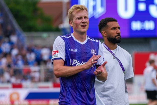 Niklas Wiemann (VfL Osnabrück, 25) mit Applaus nach dem Abpfiff, Deutschland: Fussball, 2. Bundesliga, Saison 2026 27, 2. Spieltag, 15.08.2026, VfL Osnabrück vs 1. FC Magdeburg, Stadion Bremer Brücke (Osnabrück, Niedersachsen) *** Niklas Wiemann, VfL Osnabrück, 25, receives applause after the final whistle, German soccer, 2. Bundesliga, 2026–27 season, Matchday 2, August 15, 2026, VfL Osnabrück vs. 1. FC Magdeburg, Bremer Brücke Stadium, Osnabrück, Lower Saxony Copyright: xLeonxFrickx