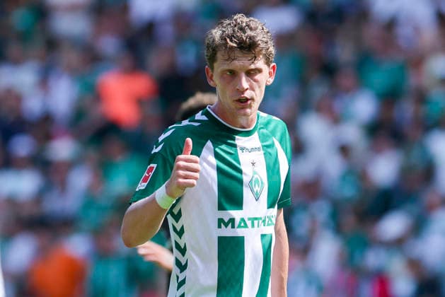 Jens Stage (Werder Bremen) jubelt waehrend des Freundschaftsspiels zwischen Werder Bremen und AJ Auxerre im Weserstadion am 15. August 2026 in Bremen, Deutschland. (Foto von Marco Steinbrenner DeFodi Images) +++ Jens Stage (Werder Bremen) cheers during the Friendly match between Werder Bremen and AJ Auxerre at Weserstadion on August 15, 2026 in Bremen, Germany. (Photo by Marco Steinbrenner DeFodi Images) (Photo by Marco Steinbrenner DeFodi Images) - *** Jens Stage: Werder Bremen fans cheer during the friendly match between Werder Bremen and AJ Auxerre at Weserstadion on August 15, 2026, in Bremen, Germany Photo by Marco Steinbrenner DeFodi Images Jens Stage Werder Bremen cheers during the friendly match between Werder Bremen and AJ Auxerre at the Weserstadion on August 15, 2026, in Bremen, Germany Photo by Marco Steinbrenner DeFodi Images Photo by Marco Steinbrenner DeFodi Images