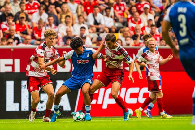 Elias Arden (Fortuna Düsseldorf, 38) im Zweikampf mit Yasin Zor (TSG Hoffenheim II, 10) und Jomaine Consbruch (Fortuna Düsseldorf, 14) kommt zur Hilfe Fortuna Duesseldorf vs. TSG Hoffenheim II, Fussball, 3.Liga, 02.Spieltag, Saison 2026 27, 15.08.2026, DFL REGULATIONS PROHIBIT ANY USE OF PHOTOGRAPHS AS IMAGE SEQUENCES AND OR QUASI-VIDEO, Fortuna Duesseldorf vs. TSG Hoffenheim II, Fussball, 3.Liga, 2.Spieltag, Saison 2026 27, 15.08.2026 Düsseldorf *** Elias Arden of Fortuna Düsseldorf (No. 38) is in a tackle with Yasin Zor of TSG Hoffenheim II (No. 10), and Jomaine Consbruch of Fortuna Düsseldorf (No. 14) comes to his aid. Fortuna Düsseldorf vs. TSG Hoffenheim II, Soccer, 3. Liga, Matchday 02, 2026–27 season, August 15, 2026, DFL regulations prohibit any use of photographs as image sequences and or quasi-video, Fortuna Düsseldorf vs. TSG Hoffenheim II, soccer, 3. Liga, Matchday 2, 2026–27 Season, August 15, 2026, Düsseldorf Copyright: xEibner-Pressefoto LukasxBaldygax EP_LBA