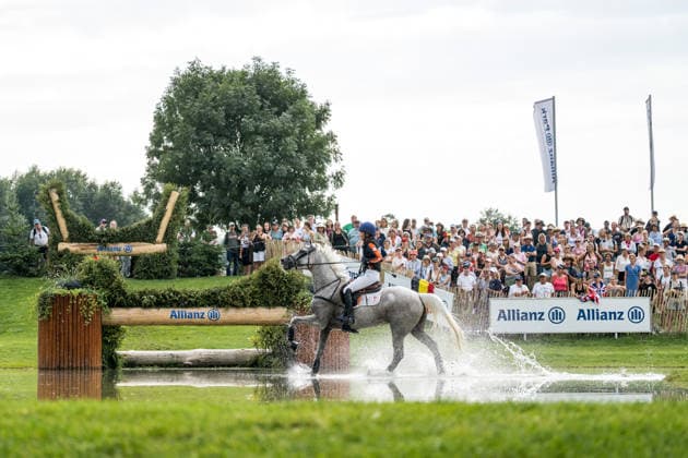 260815 Sanne de Jong of Netherlands with horse Enjoy compete in the Eventing Cross-Country during day 5 of the 2026 FEI World Championships on August 15, 2026 in Aachen. Photo: Emma Wallskog BILDBYRAN kod EW EW0685 ridsport equestrian rid-vm 2026 2026 fei world championships bbeng ridsport-vm fälttävlan eventing terrängritt terräng *** August 15, 2026: Sanne de Jong of the Netherlands, riding Enjoy, competes in the Eventing Cross Country on Day 5 of the 2026 FEI World Championships on August 15, 2026 in Aachen. Photo by Emma Wallskog. BILDBYRAN code EW EW0685 equestrian sports riding 2026 World Championships 2026 FEI World Championships BBENG equestrian sports World Championships eventing cross-country  Copyright: EMMAxWALLSKOG BB260815EW077