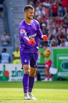 Deutschland: Fußball, Saisoneröffnung, Testspiel, Freundschaftsspiel, 15.08.2026 SC Freiburg vs Crystal Palace FC (England) Europa-Park Stadion (Freiburg im Breisgau): Mio Backhaus (SC Freiburg, 1) Mimik, Gesichtsausdruck, Emotion, Freude, Emotionen, Jubel, Sponsoren, Werbung, Wirtschaft, Trikotwerbung Ausrüstung Lexware *** German Soccer, Season Opener, Exhibition Match, Friendly Match, August 15, 2026, SC Freiburg vs. Crystal Palace FC (England), Europa-Park Stadium, Freiburg im Breisgau, Mio Backhaus, SC Freiburg, 1 Facial expression, Emotion, Joy, Emotions, Cheering, Sponsors, Advertising, Business, Jersey advertising, Equipment, Lexware Copyright: xJOERANxSTEINSIEKx