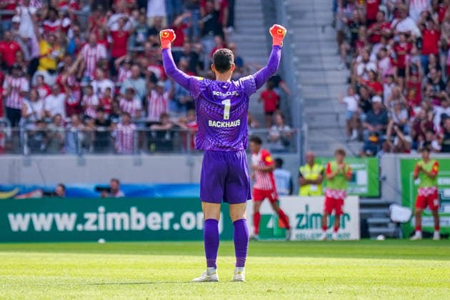 Deutschland: Fußball, Saisoneröffnung, Testspiel, Freundschaftsspiel, 15.08.2026 SC Freiburg vs Crystal Palace FC (England) Europa-Park Stadion (Freiburg im Breisgau): Mio Backhaus (SC Freiburg, 1) Mimik, Gesichtsausdruck, Emotion, Freude, Emotionen, Jubel, Sponsoren, Werbung, Wirtschaft, Trikotwerbung Ausrüstung Lexware *** German Soccer, Season Opener, Exhibition Match, Friendly Match, August 15, 2026, SC Freiburg vs. Crystal Palace FC (England), Europa-Park Stadium, Freiburg im Breisgau, Mio Backhaus, SC Freiburg, 1 Facial expression, Emotion, Joy, Emotions, Cheering, Sponsors, Advertising, Business, Jersey advertising, Equipment, Lexware Copyright: xJOERANxSTEINSIEKx