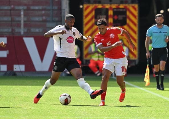 15.08.2026, xsltx, Fussball Testspiel, FSV Mainz 05 - AFC Bournemouth v.l. Rayan (AFC Bournemouth), Nadiem Amiri (1. FSV Mainz 05) (DFL DFB REGULATIONS PROHIBIT ANY USE OF PHOTOGRAPHS as IMAGE SEQUENCES and or QUASI-VIDEO) *** August 15, 2026, xsltx, Soccer Friendly Match, FSV Mainz 05 vs. AFC Bournemouth, Nadiem Amiri 1 FSV Mainz 05 DFL DFB REGULATIONS PROHIBIT ANY USE OF PHOTOGRAPHS as IMAGE SEQUENCES and or QUASI-VIDEO