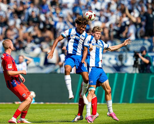 Oluwaseun Adewumi (Hertha BSC, 19) und Luca Schuler (Hertha BSC, 18) springen zum Kopfball. GER, Hertha BSC vs 1.FC Heidenheim 1846, 2. Bundesliga, 2. Spieltag, Saison 2026-27, 15.08.2026 DFL REGULATIONS PROHIBIT ANY USE OF PHOTOGRAPHS AS IMAGE SEQUENCES AND OR QUASI-VIDEO GER, Hertha BSC vs 1.FC Heidenheim 1846, 2. Bundesliga, 2. Spieltag, Saison 2026-27, 15.08.2026 Berlin *** Oluwaseun Adewumi (Hertha BSC), 19, and Luca Schuler (Hertha BSC), 18, jump for a header (GER), Hertha BSC vs. 1. FC Heidenheim 1846, 2. Bundesliga, Matchday 2, 2026–27 season, August 15, 2026. DFL regulations prohibit any use of photographs as image sequences and or quasi-video, Hertha BSC vs. 1 FC Heidenheim 1846, 2. Bundesliga, Matchday 2, 2026–27 season, August 15, 2026, Berlin Copyright: xEibner-Pressefoto ScottxColemanx EP_SCN