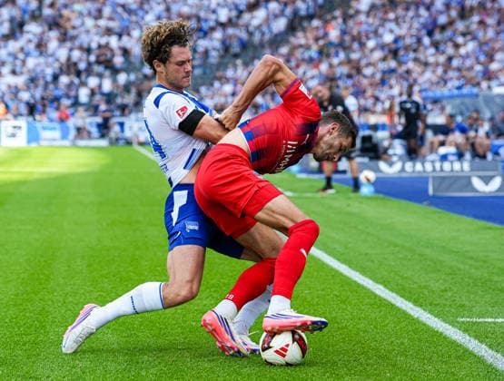 Linus Gechter (Hertha BSC, 44) im Zweikampf mit Marvin Pieringer (1. FC Heidenheim 1846, 18) GER, Hertha BSC vs 1.FC Heidenheim 1846, 2. Bundesliga, 2. Spieltag, Saison 2026-27, 15.08.2026 DFL REGULATIONS PROHIBIT ANY USE OF PHOTOGRAPHS AS IMAGE SEQUENCES AND OR QUASI-VIDEO GER, Hertha BSC vs 1.FC Heidenheim 1846, 2. Bundesliga, 2. Spieltag, Saison 2026-27, 15.08.2026 Berlin *** Linus Gechter of Hertha BSC, 44, in a tackle with Marvin Pieringer of 1 FC Heidenheim 1846, 18 GER; Hertha BSC vs. 1 FC Heidenheim 1846, 2. Bundesliga, Matchday 2, 2026–27 season, August 15, 2026. DFL regulations prohibit any use of photographs as image sequences and or quasi-video. GER, Hertha BSC vs. 1 FC Heidenheim 1846, 2. Bundesliga, Matchday 2, 2026–27 season, August 15, 2026, Berlin Copyright: xEibner-Pressefoto ScottxColemanx EP_SCN