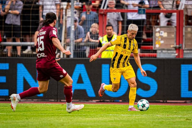 Lukas Scepanik (Alemannia Aachen, 07) vor Haider David (SC Fortuna Koeln, 15) SC Fortuna Koeln vs. Alemannia Aachen, Fussball, 3. Liga, 2. Spieltag, Saison 2026 2027, 15.08.2026 DFB REGULATIONS PROHIBIT ANY USE OF PHOTOGRAPHS AS IMAGE SEQUENCES AND OR QUASI-VIDEO SC Fortuna Koeln vs. Alemannia Aachen, Fussball, 3. Liga, 2. Spieltag, Saison 2026 2027, 15.08.2026 Koeln *** Lukas Scepanik, Alemannia Aachen, 07, in front of David Haider, SC Fortuna Cologne, 15, SC Fortuna Cologne vs. Alemannia Aachen, Soccer, 3rd Division, Matchday 2, 2026–2027 Season, August 15, 2026 DFB regulations prohibit any use of photographs as image sequences and or quasi-video SC Fortuna Cologne vs. Alemannia Aachen, soccer, 3rd Division, Matchday 2, 2026–2027 Season, August 15, 2026, Cologne Copyright: xEibner-Pressefoto J.xDerondeaux EP_JDU